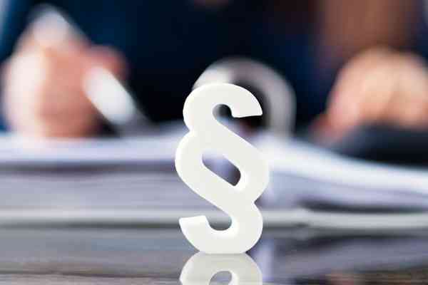 Paragraph vor Aktenmappe