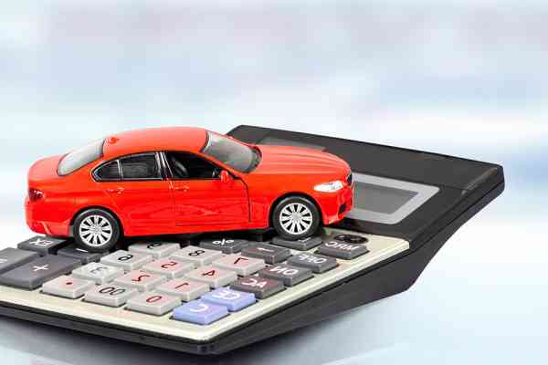 Modellauto auf Taschenrechner